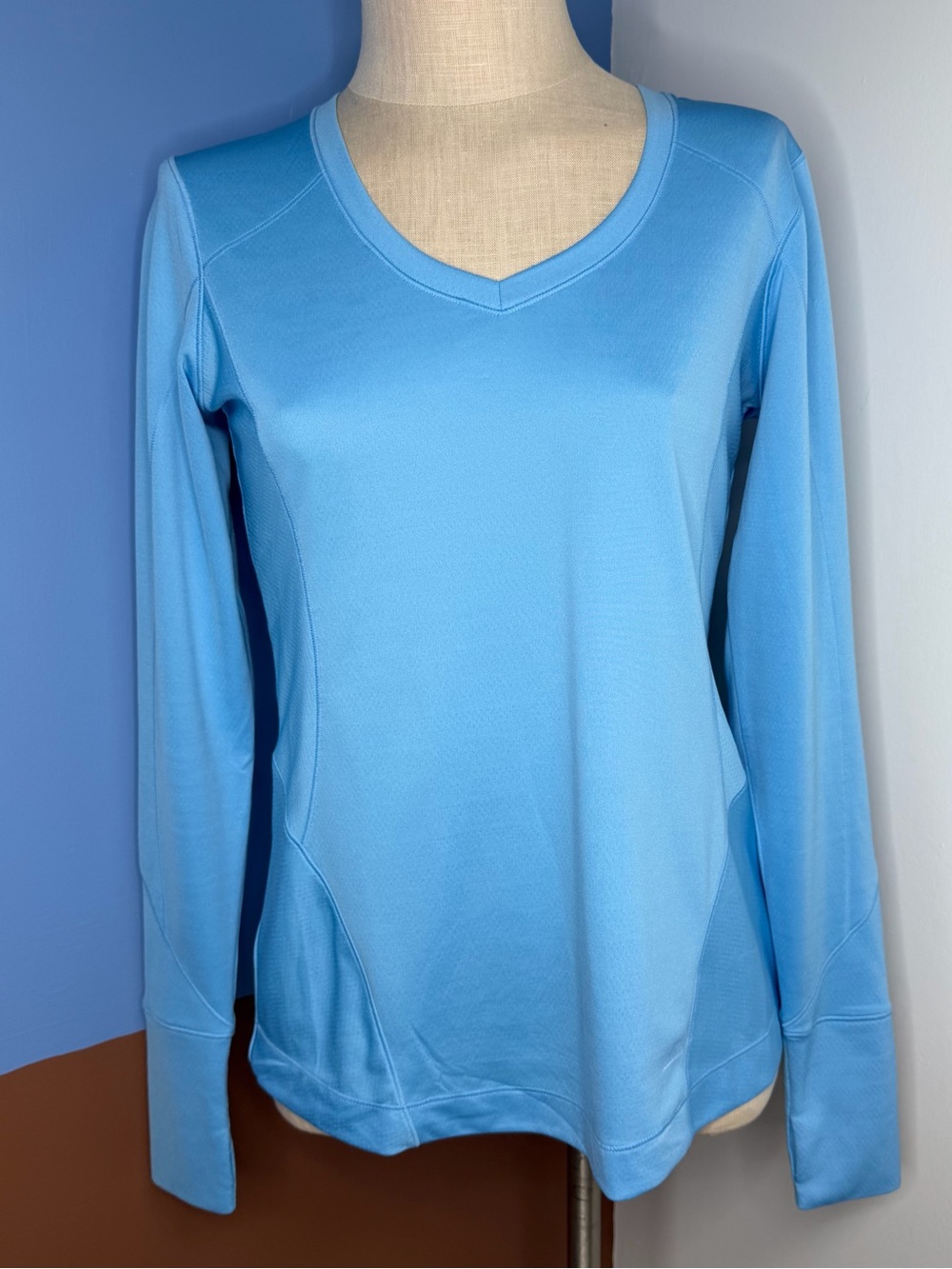 Cutter & Buck Ladies' CB‎ DryTec Mogul V-neck Long Sleeve Top Cornflower Blue S